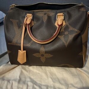 LV Reverse Monogram Giant Speedy